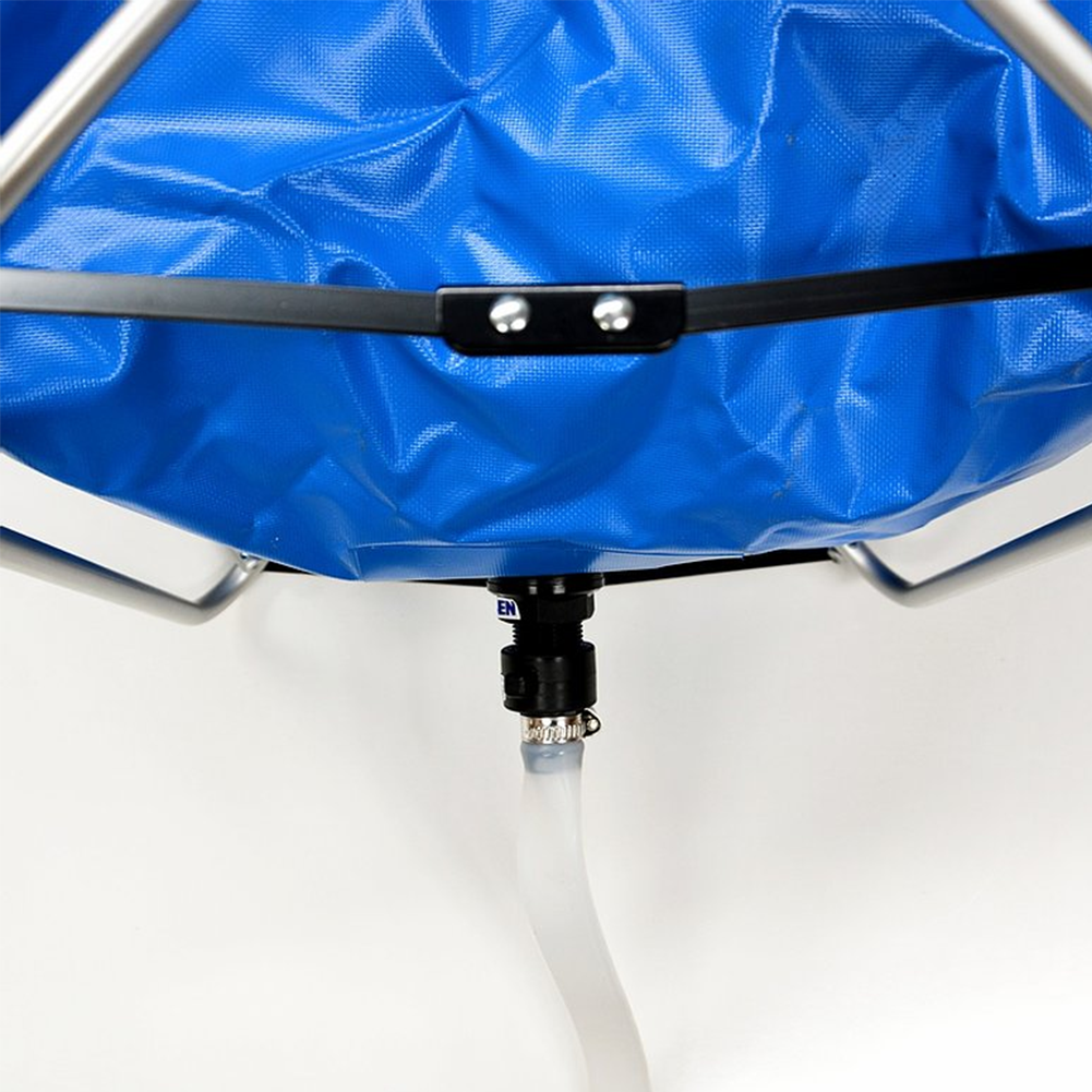 Close-up of NZ-made locking drain plug and 1.5 metre hose for Hydrobag