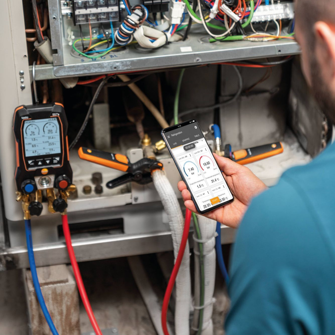 Testo 557s Smart Digital Manifold With Wireless Vacuum And Clamp Temperature Probes 0564 5571 connected to smart app